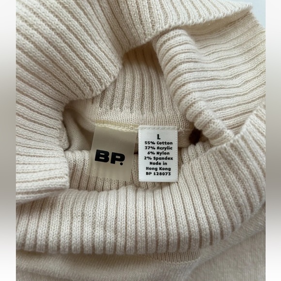 B.P. Turtleneck Sweater Top In Cream White, Size Juniors Size S - Picture 5 of 5